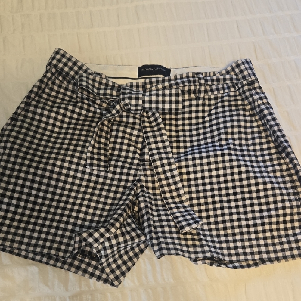 💥Banana Republic Black and White Gingham Shorts